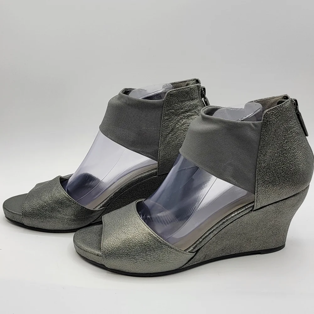 Eileen Fisher Elegant Gray Wedge‎ Sandals SIZE 9.5. #1485